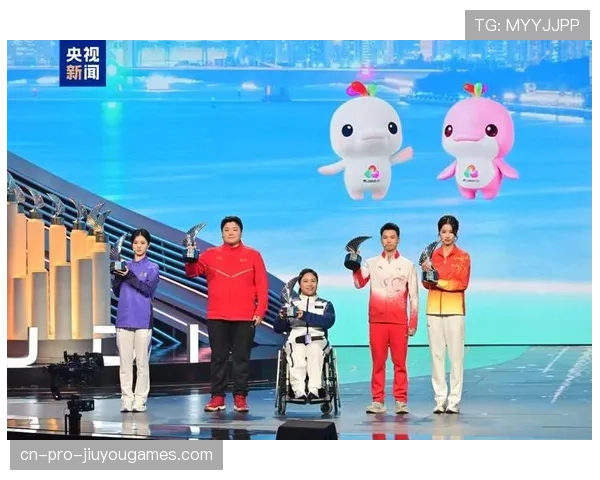 体育新闻中心记录中国运动员闪耀世界舞台，中国运动员精彩瞬间